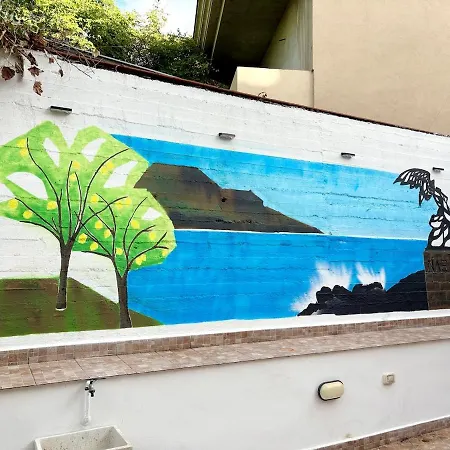 Con Posto Auto Assegnato Lägenhet *