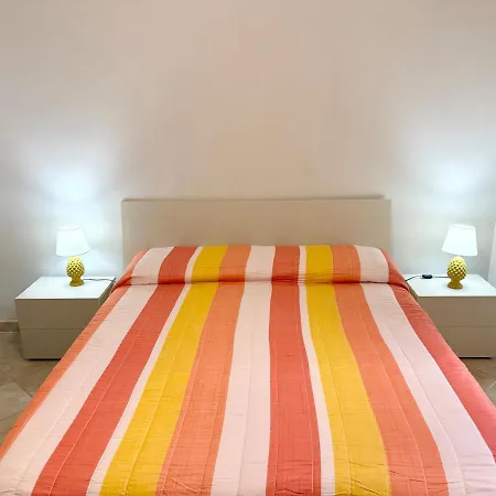 Con Posto Auto Assegnato Lägenhet Giardini Naxos