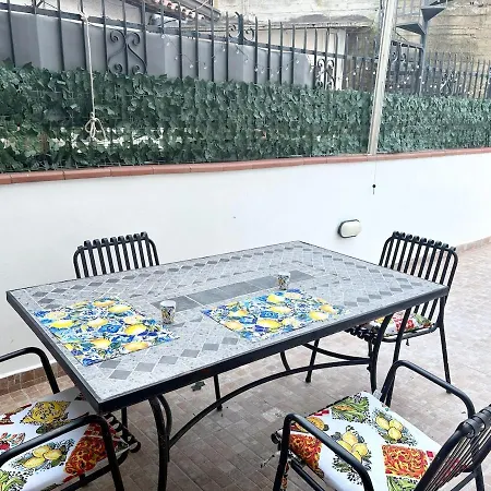 Con Posto Auto Assegnato Lägenhet Giardini Naxos